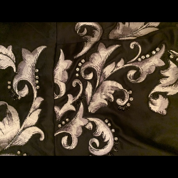 Stunning top - Picture 2 of 5